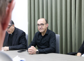 &lrm;الإدارة العامة| تستقبل لجنة الأرض المقدسة