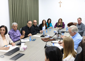 &lrm;الإدارة العامة| تستقبل لجنة الأرض المقدسة