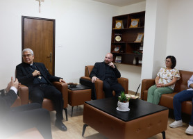 &lrm;القاصد الرسولي يزور الإدارة العامة لمدارس البطريركية اللاتينية