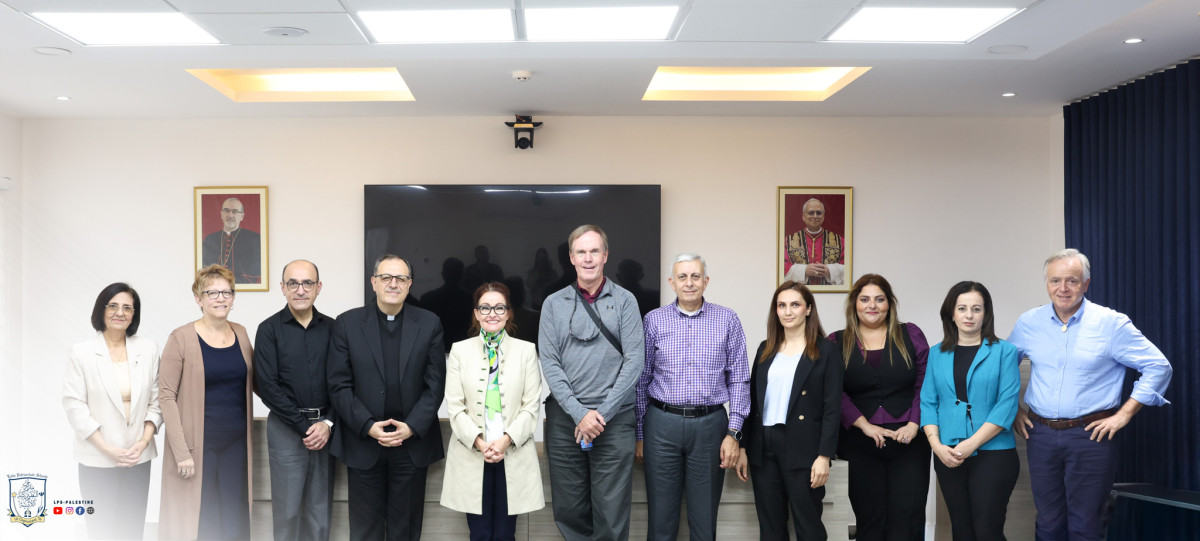 &lrm;الإدارة العامة| تستقبل لجنة الأرض المقدسة