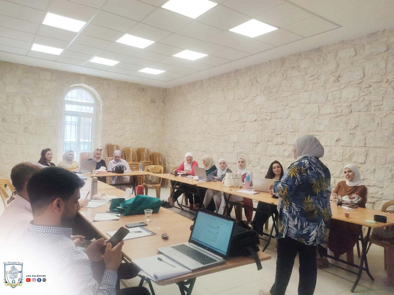 Training for Nablus Teachers on Blended Learning and Artificial Intelligence