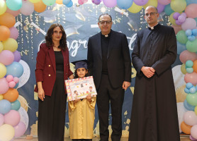 &lrm;لاتين _ جفنا| تحتفل بتخريج أطفال الروضة