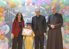&lrm;لاتين _ جفنا| تحتفل بتخريج أطفال الروضة