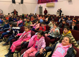 𝐂𝐡𝐫𝐢𝐬𝐭𝐦𝐚𝐬 𝐏𝐥𝐚𝐲