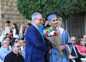 &lrm;حفل تخريج مدرسة لاتين بيت ساحور فوج 19