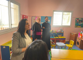 &lrm;زيارة غبطة البطريرك بيير باتيستا بيتسايالا لمدرسة نابلس