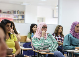 &lrm;دورة تدريبية لمعلمي اللغة الانجليزية والفرنسية