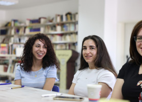 &lrm;دورة تدريبية لمعلمي اللغة الانجليزية والفرنسية