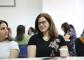 &lrm;دورة تدريبية لمعلمي اللغة الانجليزية والفرنسية