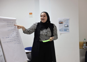 &lrm;دورة تدريبية لمعلمي اللغة الانجليزية والفرنسية