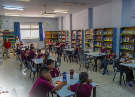 &lrm;زيارة لجنة الأرض المقدسة لمدرستي لاتين _ بيت ساحور والطيبة