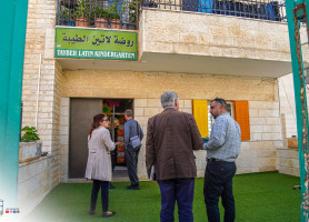 &lrm;زيارة لجنة الأرض المقدسة لمدرستي لاتين _ بيت ساحور والطيبة