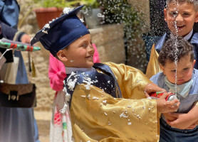 &lrm;لاتين _ جفنا| تحتفل بتخريج أطفال الروضة