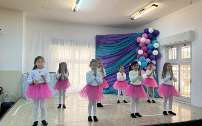 الاحتفال بعيد الأم في مدرسة عين عريك