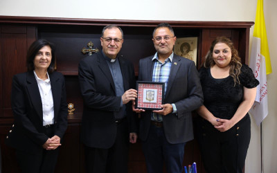 السفير الكندي يزور مكتب الإدارة العامة