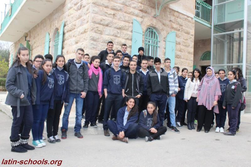 بيت جالا: دائرة التربية الدينية في زيارة ولقاء في بيت القديس نيقولاوس للمسنين