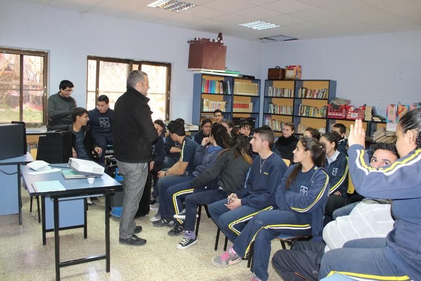 بيت جالا: محاضرة في حماية الأسرة وأشكال العنف مع شرطة حماية الاسرة