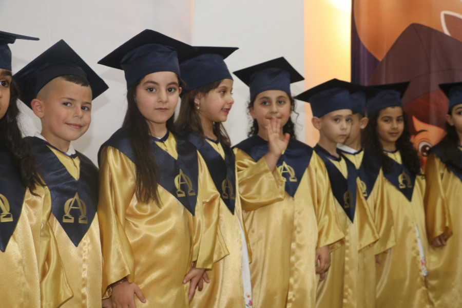 &lrm;حفل تخريج روضة مدرسة لاتين عين عريك