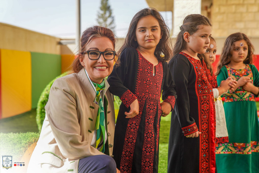 &lrm;زيارة لجنة الأرض المقدسة لمدرستي لاتين _ بيت ساحور والطيبة