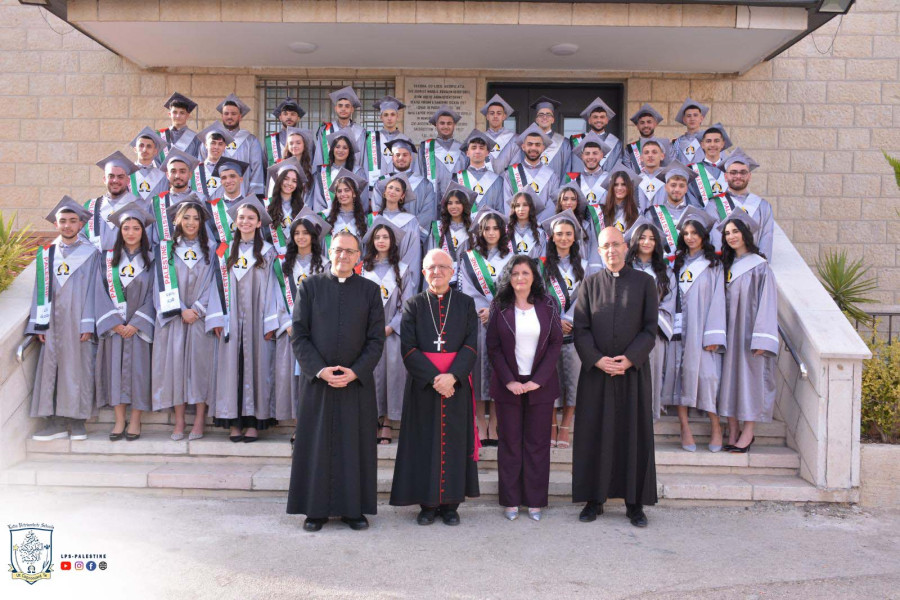 Al-Ahliyyah College school  – Ramallah Celebrates the Graduation of Kindergarten and High School Students